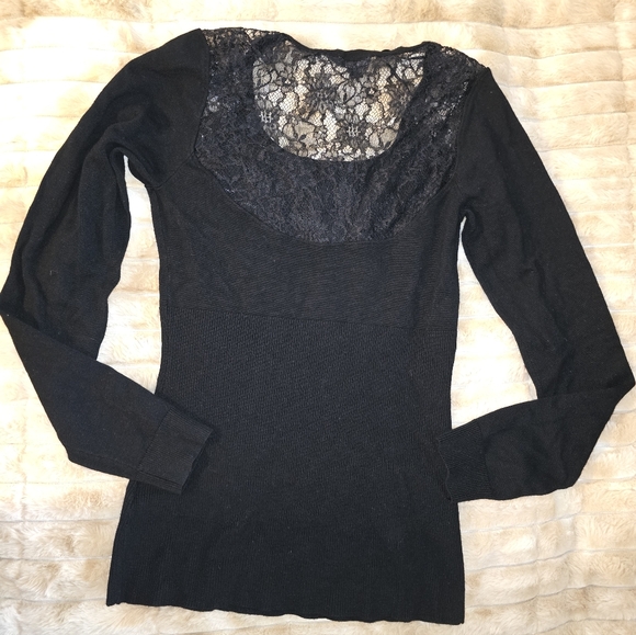 Guess Black Lace-Yoke Long Sleeve Logo Tee - Picture 3 of 3